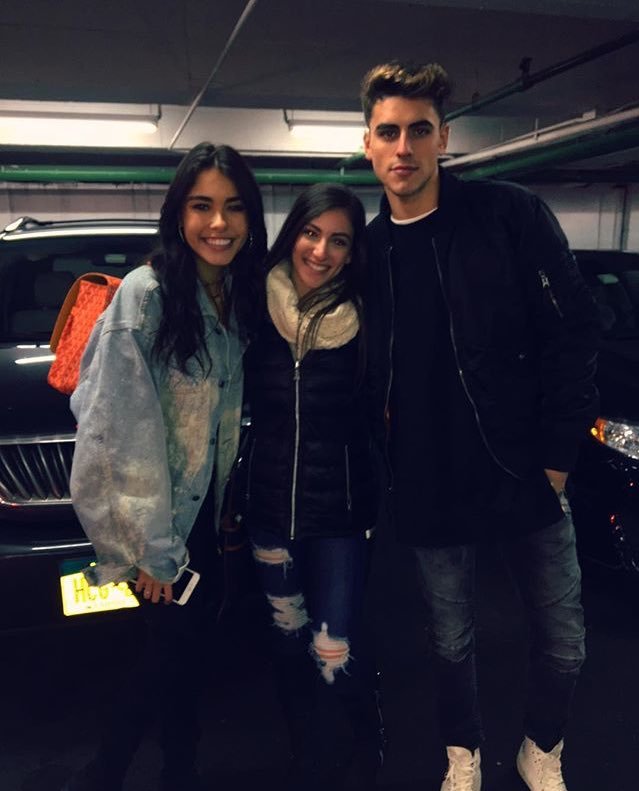TeamJacksBRA's tweet photo. Jack Gilinsky e Madison Beer com fãs hoje no Madison Square Garden, em Nove York: https://t.co/hnVZbskQ5t