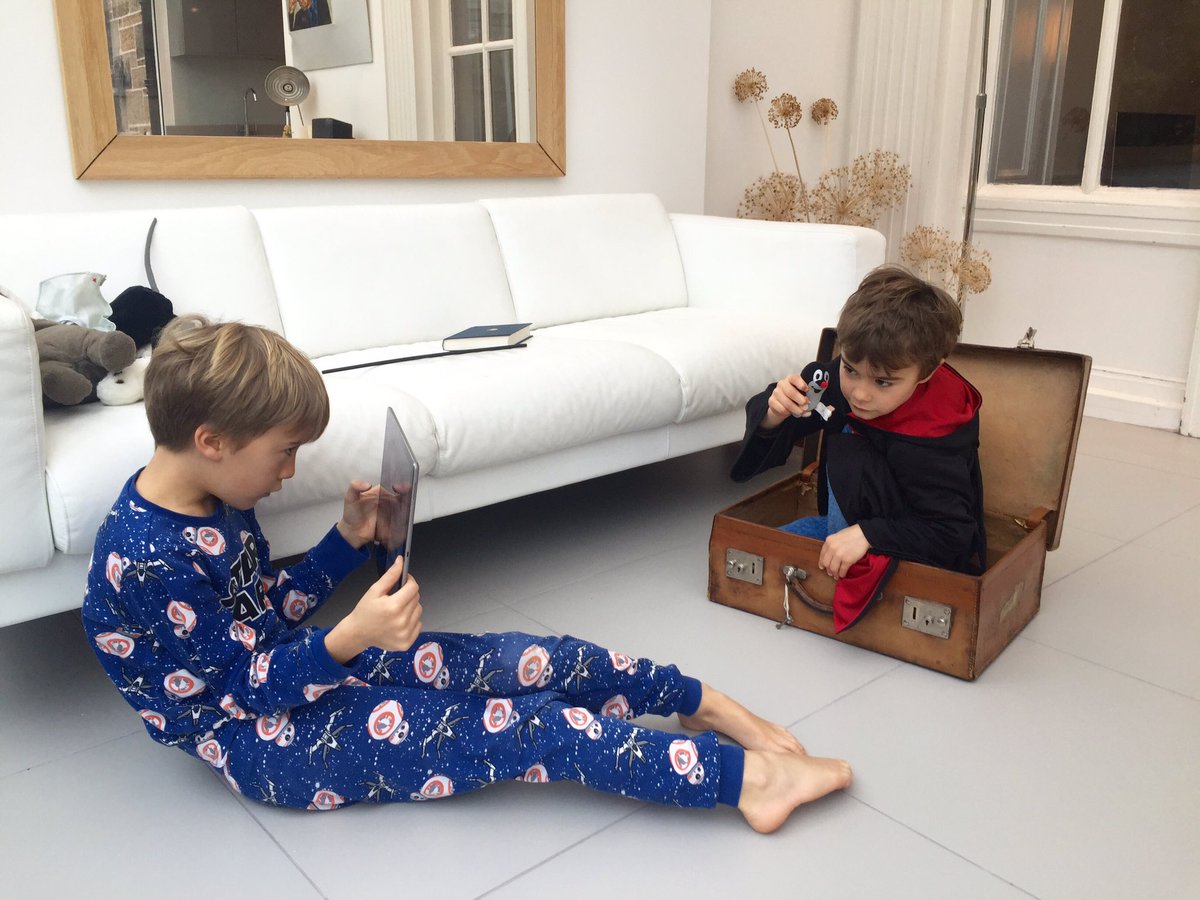 bibih74's tweet photo. @jk_rowling my two little guys making their own #FantasticBeasts trailer this morning 🎬🐍🕷🦄 https://t.co/Me2T5tfCzz