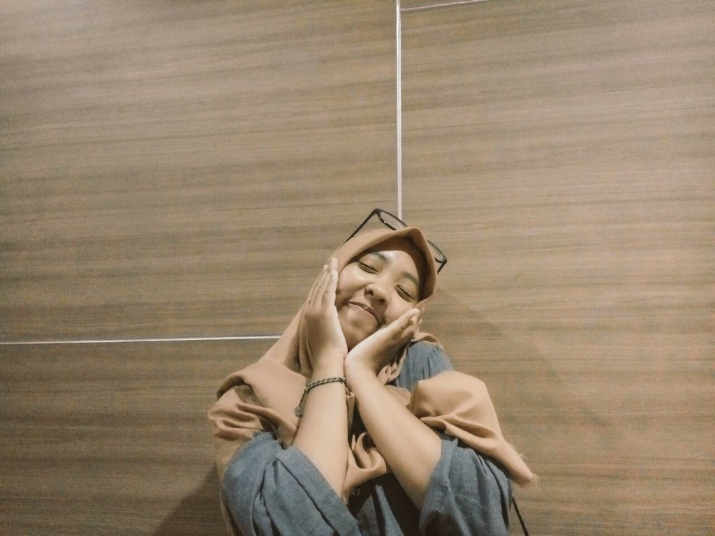 MoniMonicado's tweet photo. Apa mungkin dengan punya pacar bisa buat bahagia ? Nyatanya sendiri aja bahagia dan lemu. Jomblo nyatanya nyegerinnn ✌ https://t.co/0B0YzAXsw2