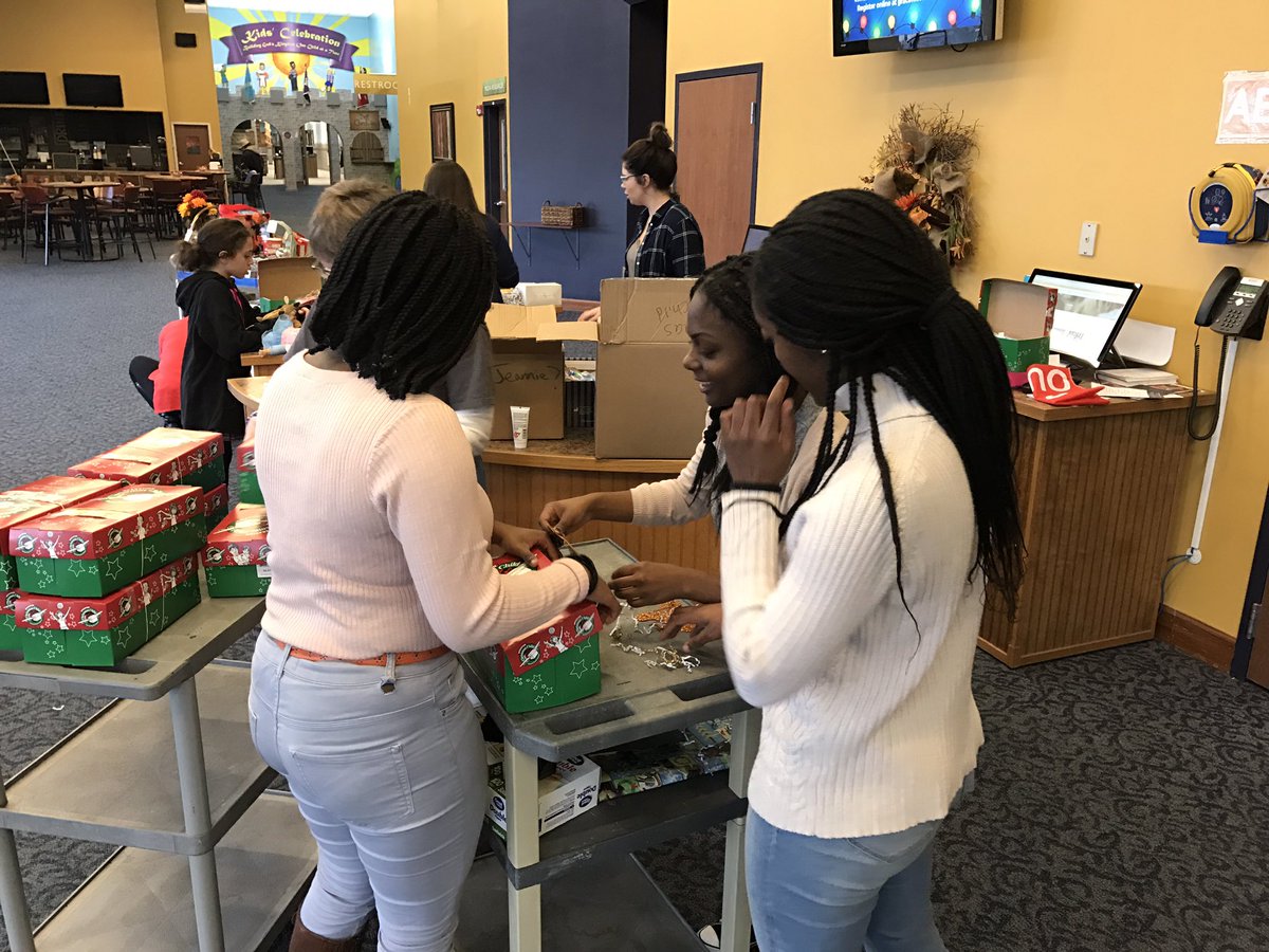 ryanyamin's tweet photo. A crew serving with @OCC_shoeboxes. @gracefellyouth are the very best. Had a solid time with them today. https://t.co/1zvBaUOHou