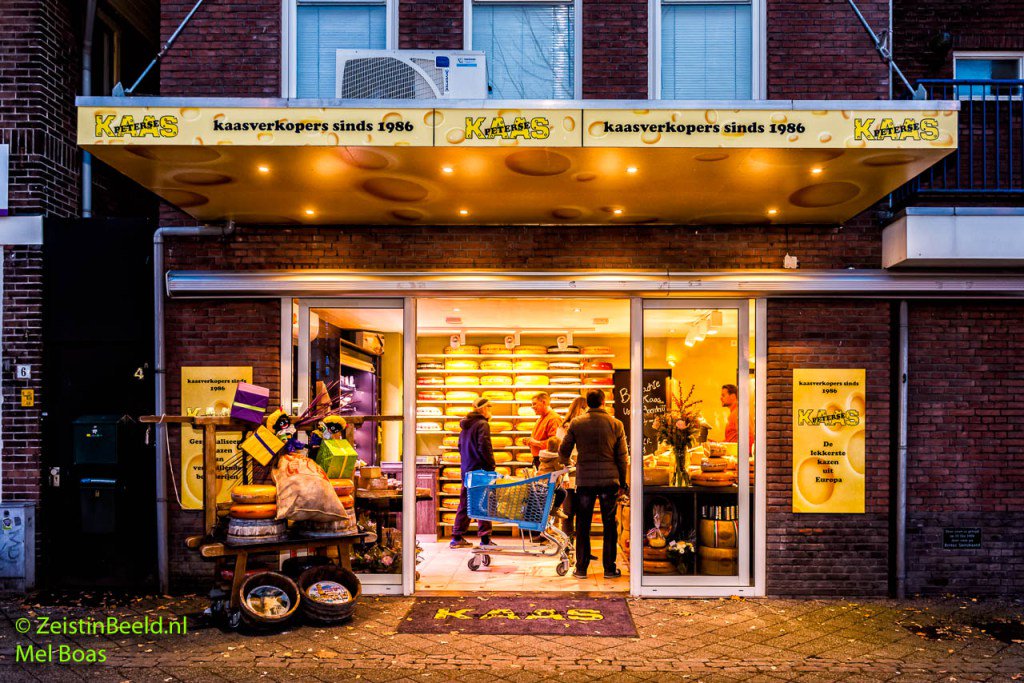 Peterse Kaasspecialist geopend aan de Voorheuvel. Het centrum Zeist heeft een kaaswinkel.… oogopzeist.nl/2016/11/21/pet…