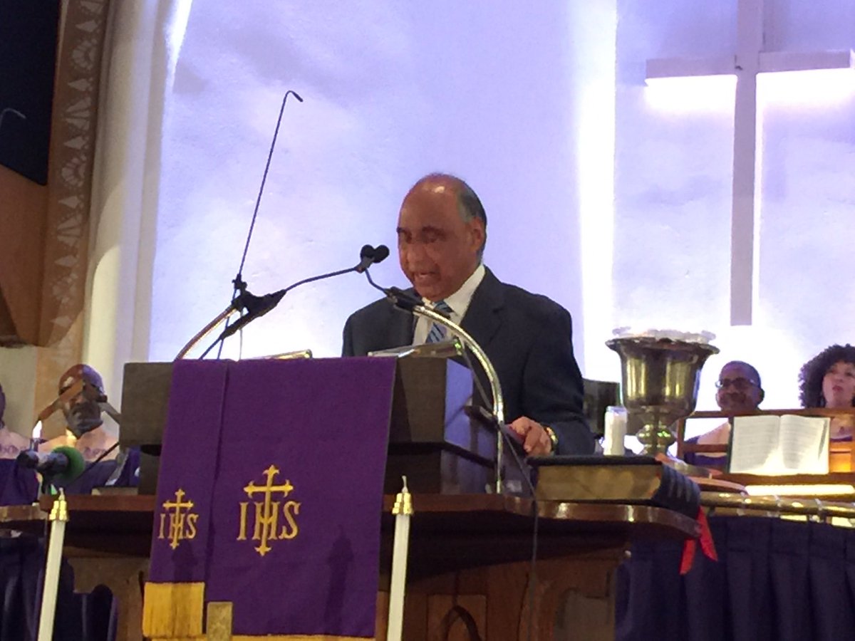 PeggyTV's tweet photo. #InterfaithConcert gives Frank Islam Leadership Award @jamie_raskin:If there's ever a Muslin registry & Frank is on it, put me on it! @wusa9 https://t.co/dQMRM7srI0