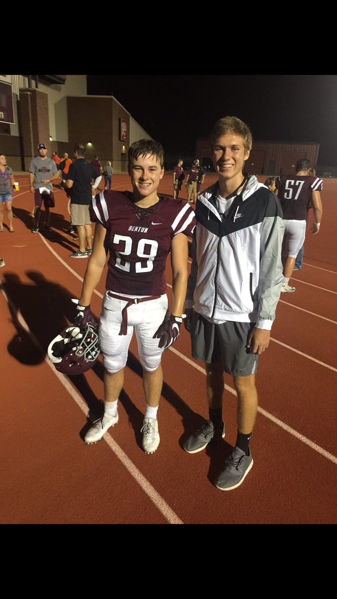 bwarhurst29's tweet photo. Happy Birthday to the best Spikeball partner on the planet! Love ya dude. #RazorbackRoundnet https://t.co/wbQpyg0GOB