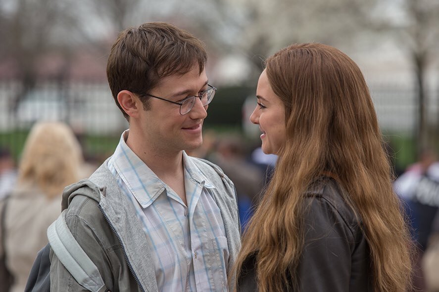 映画 スノーデン 公式 世界を信じた 純粋な裏切り者 スノーデンとは何者なのか キャラクター Youth 青年 自由な世界 を願う ごく普通の若者 恋人のリンゼイ ミルズと穏やかに幸せな日々を過ごすはずだった ジョセフゴードン