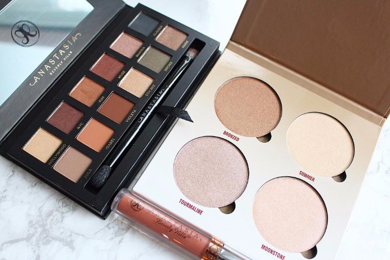 ABHcosmetics's tweet photo. #AnastasiaBeverlyHills #ABHGlow #ABHAshton @ samanthajaneyt https://t.co/dAnkcKVTwo