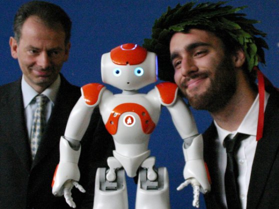 gazzettamodena's tweet photo. #SkyRobots modenese inventa robot amico per sconfiggere la paura della sala operatoria @cronitaliana https://t.co/NZSocy82cp https://t.co/rslLxsXNjq
