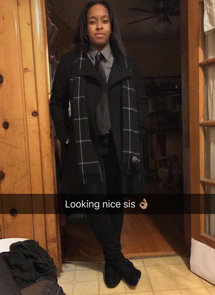 CallMeCrim_'s tweet photo. #CheckTheSteez 😏👔💦 https://t.co/s7n9FDZFya