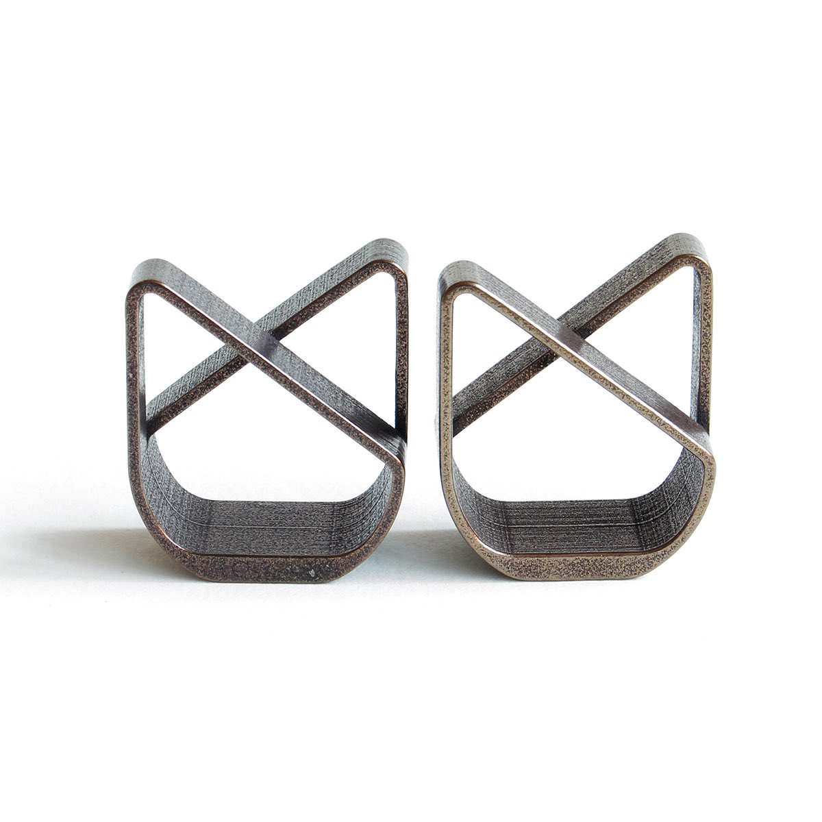 SimplusDesign's tweet image. 🐱🐱 Photo Stands
 #industrialdesign #3dprinting #stainlesssteel #bronze #photostand #productdesign