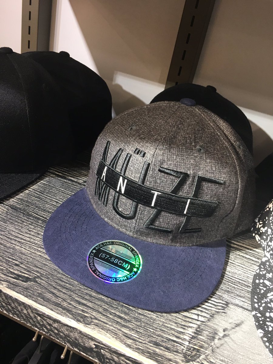 Cheng_Loew's tweet photo. Schaut mal @dimakoslowski &amp; @SwieSASCHA die Jungs und Mädels in Taiwan haben eine 1A Kopie hingelegt xD #müze #antimüze https://t.co/ERf9iahowX