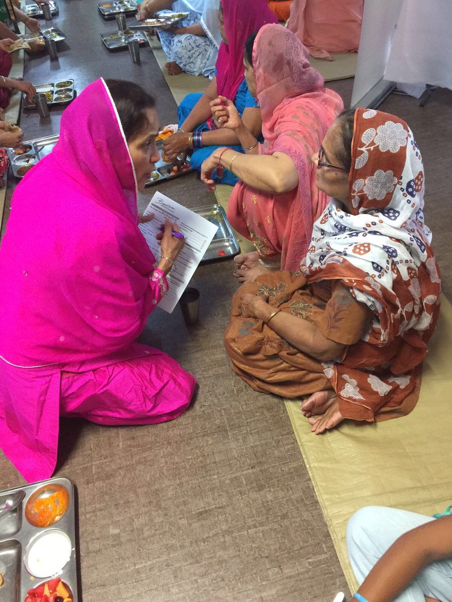 pinksariproject's tweet photo. #woolgoolga#coffsharbour 32 Sikh women registered on the spot for mammogram #pinksariproject https://t.co/69Nh9zvc9j