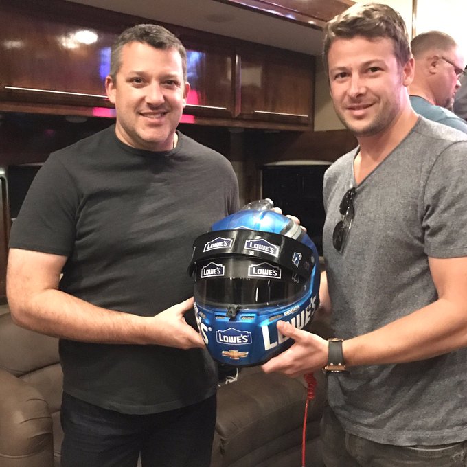 Watch Tony Stewart's leaked NSFW photo on TwXstars