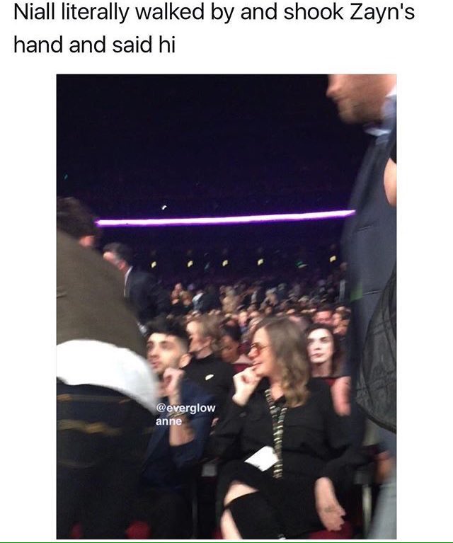 alaanpiris2's tweet photo. *Niall and Zayn interacted tonight* 😭❤️ #ZiallOnAMAs https://t.co/h3fESCvlzm