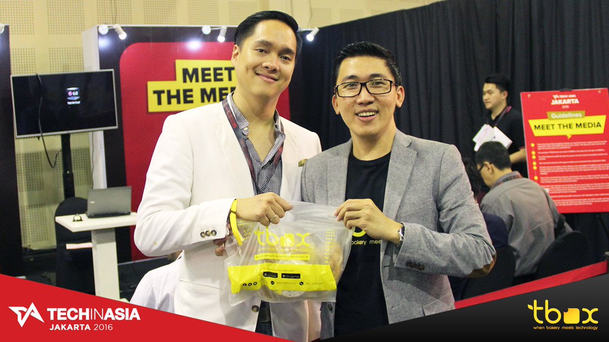 tboxbakery's tweet image. our CEO, Erianto Chang with Aryo Ariotedjo, Managing Partner of GRUPARA VENTURES. Too much influential people in one frame :D  #tiajkt2016