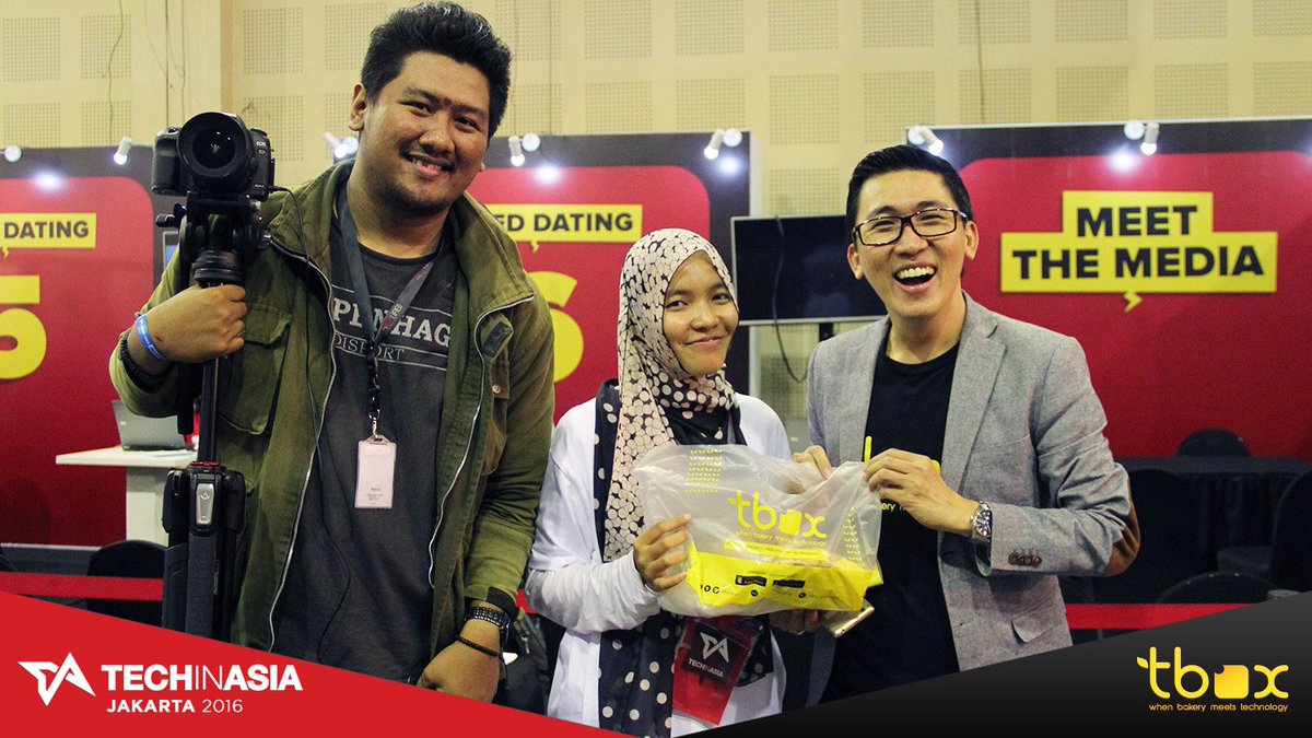 tboxbakery's tweet image. our CEO, Erianto Chang with @TechinAsia_ID team at #tiajkt2016