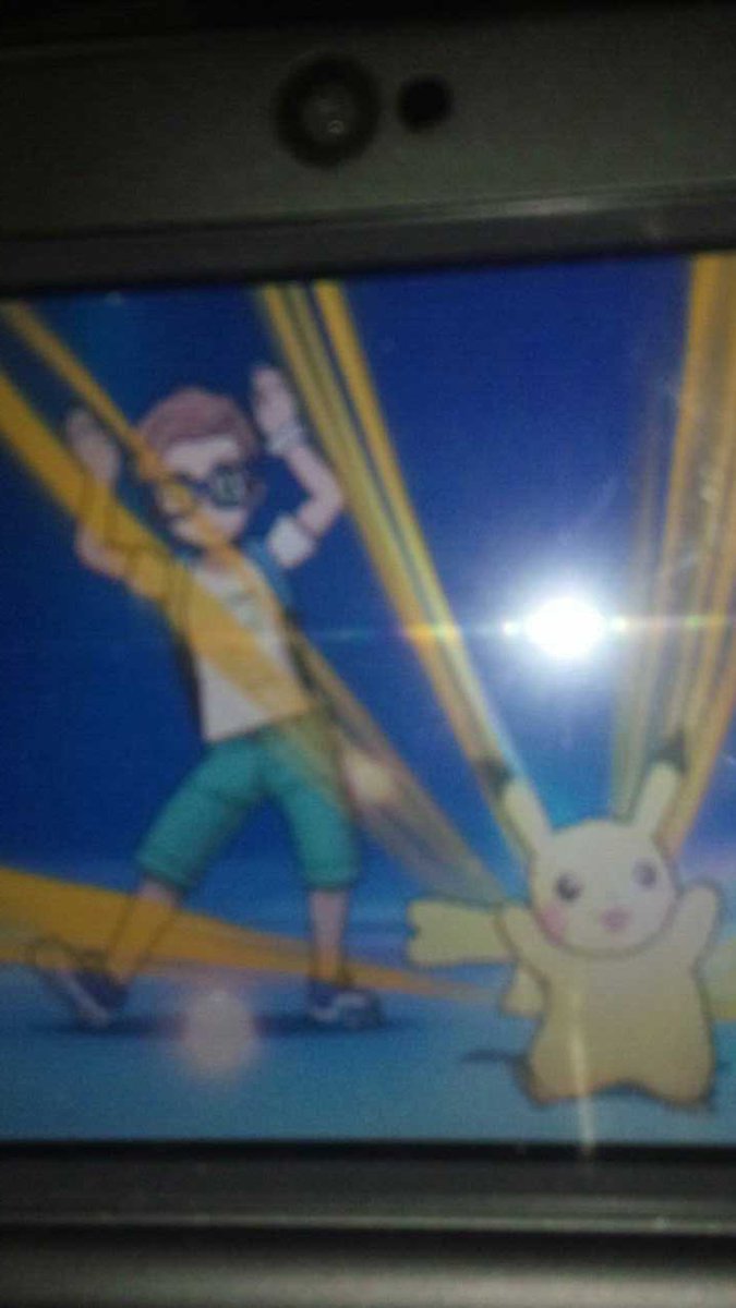 サトシィ かみなりの石取って いつライチュウにしようか悩んでたとこに ピカチュウのz技が 一緒に踊ってzポーズって可愛すぎだろ 進化させるのまだまだ先だな 笑