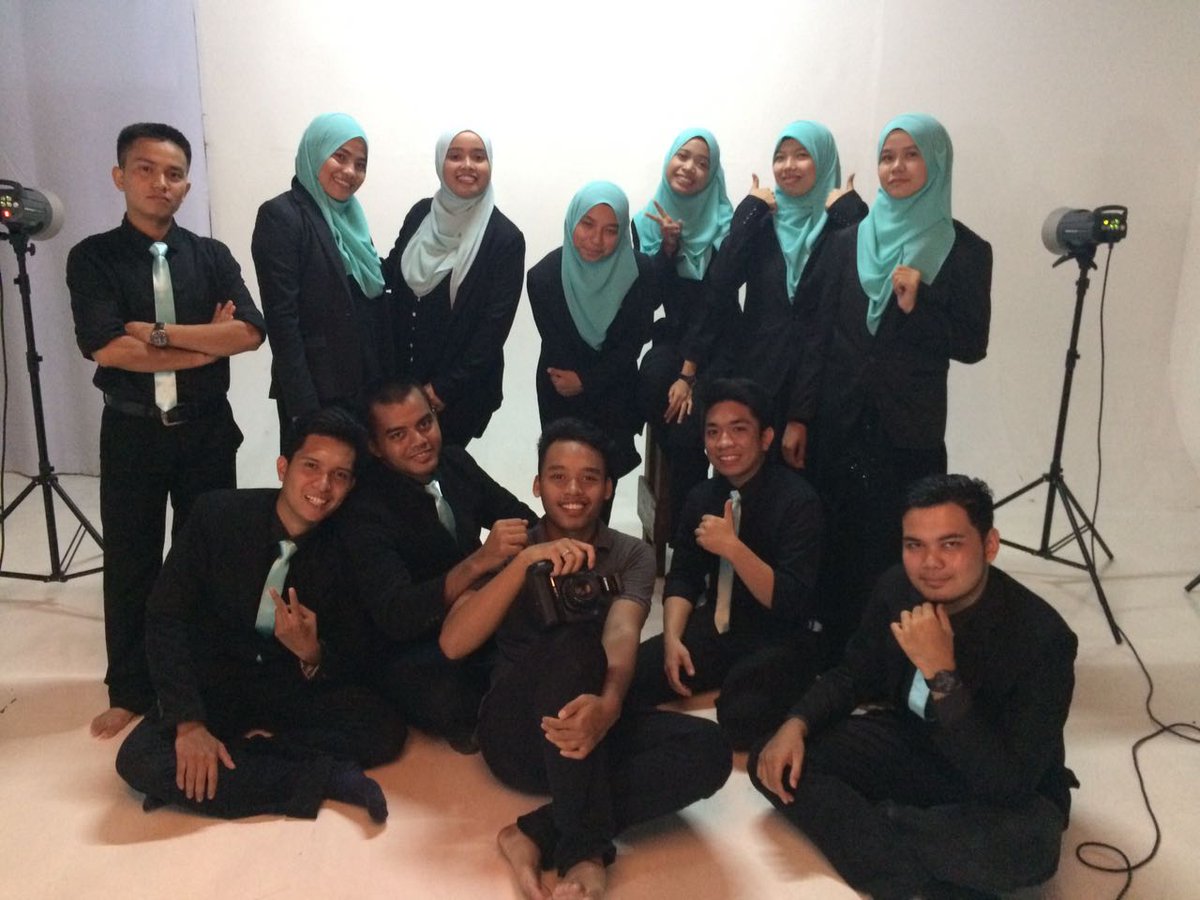 acis_mis's tweet photo. Barisan MT dan Exco MIS https://t.co/P4nmsJead4
