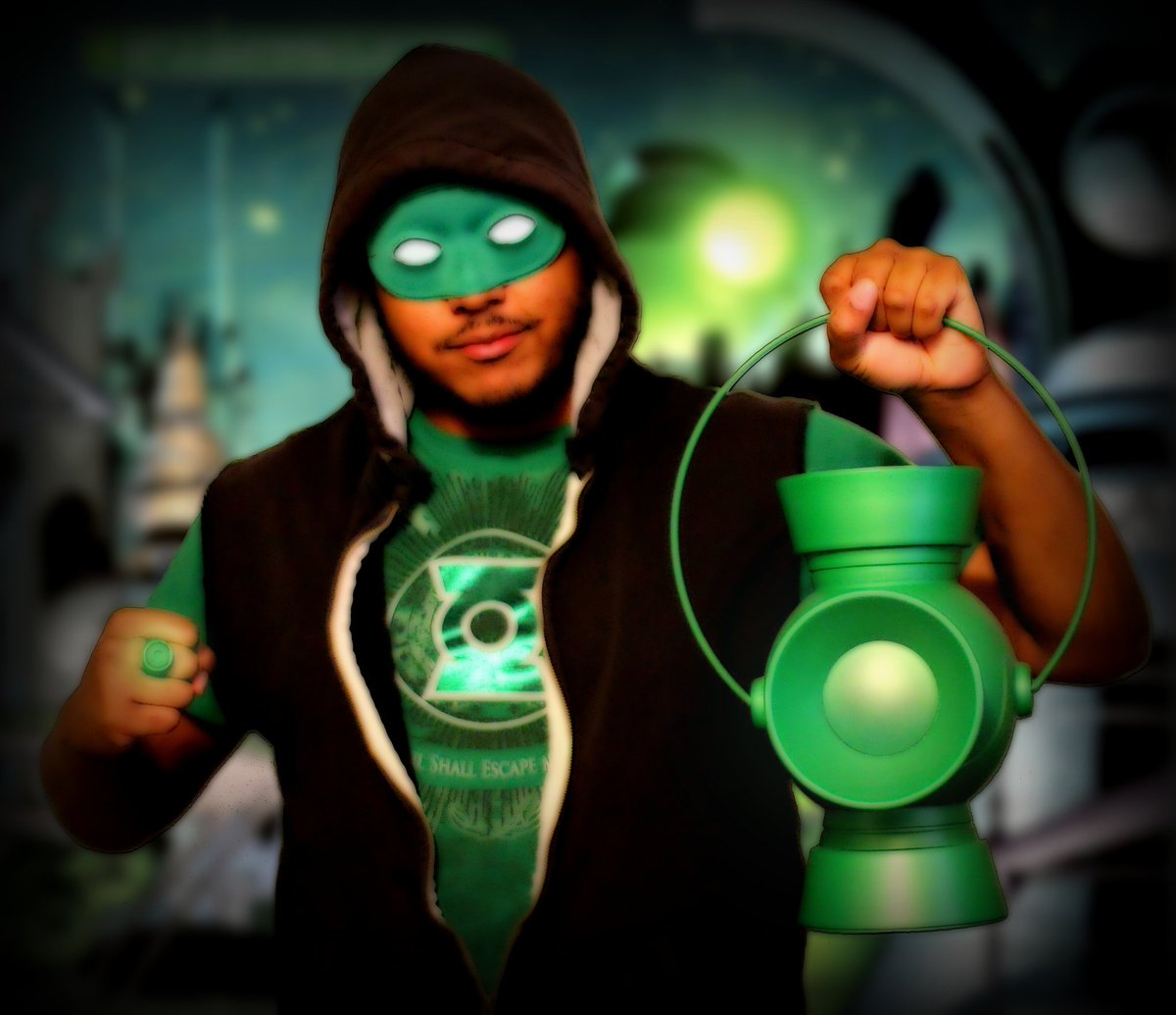 gnpproject's tweet photo. The world is facing a lot of darkness right now and the only way to fight it, is with the Light! #GreenLantern #GNPProject #NerdLife https://t.co/EqEB2V0pk8