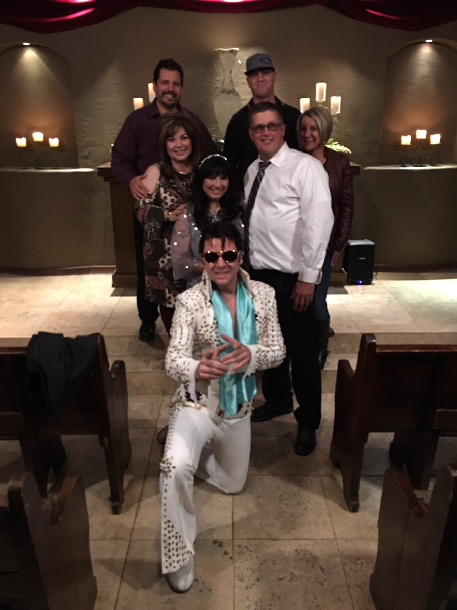 princessLeah40's tweet photo. They did it!! #DiasSilver25 #SayIDoAgain #HunkaHunkaBurningLove ❤️@momof2boiis @LasVegasLocally @lasvegasweekly https://t.co/QEs4Yr9Tsk