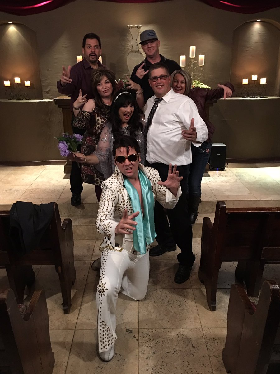 princessLeah40's tweet photo. They did it!! #DiasSilver25 #SayIDoAgain #HunkaHunkaBurningLove ❤️@momof2boiis @LasVegasLocally @lasvegasweekly https://t.co/QEs4Yr9Tsk