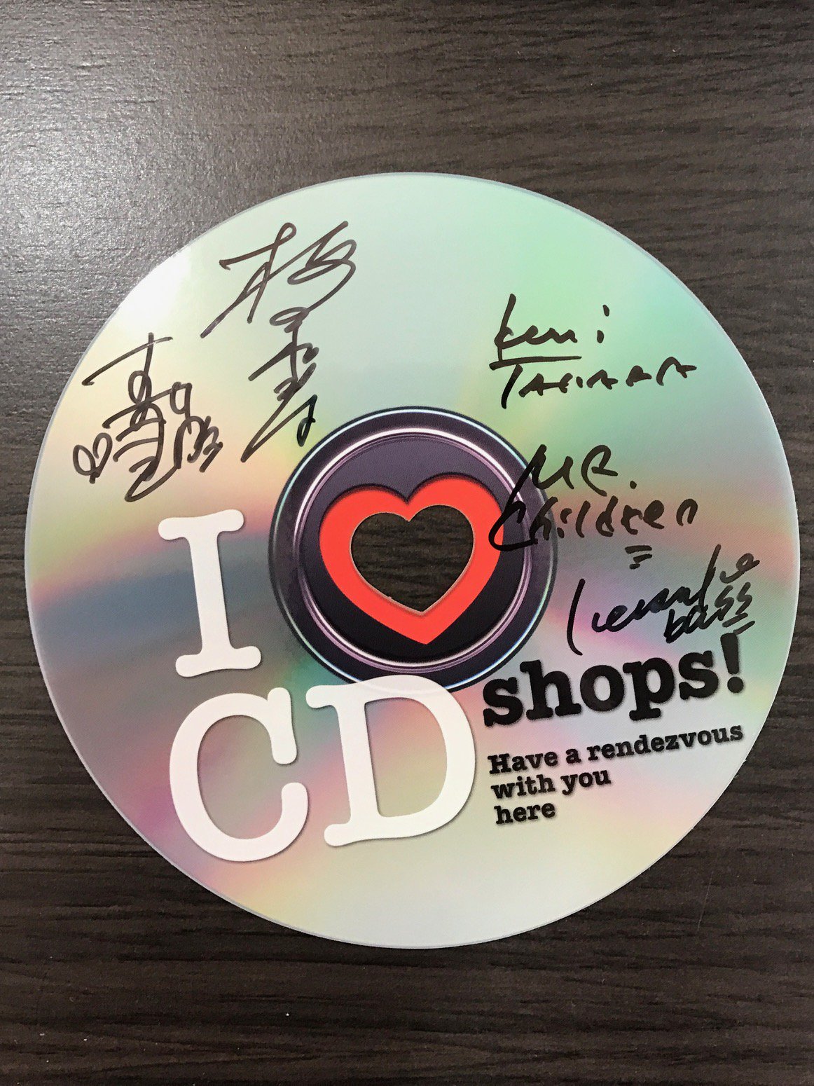 ミスチル　桜井さんサイン　I ❤️ CD shops! 桜井和寿 直筆サイン入り・ステッカー Mr.Children I LOVE CD