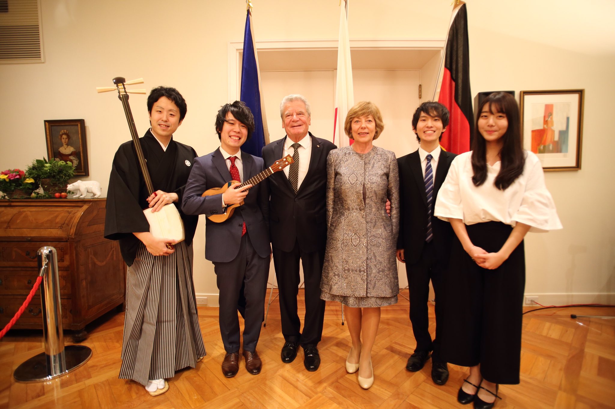 Ninja Beats ご報告 ドイツのガウク大統領へ 演奏を披露いたしました またとない貴重な機会を頂き 誠に光栄です 在京ドイツ大使館 大統領来日記念レセプション Ninja Beats W 澤田響紀 Yuiko Ninja Beats ご報告 ドイツのガウク大統領へ 演奏を披露いたしました またとない貴重な機会を頂き 誠に光栄です 在京ドイツ大使館 大統領来日記念レセプション Ninja Beats W 澤田響紀 Yuiko
