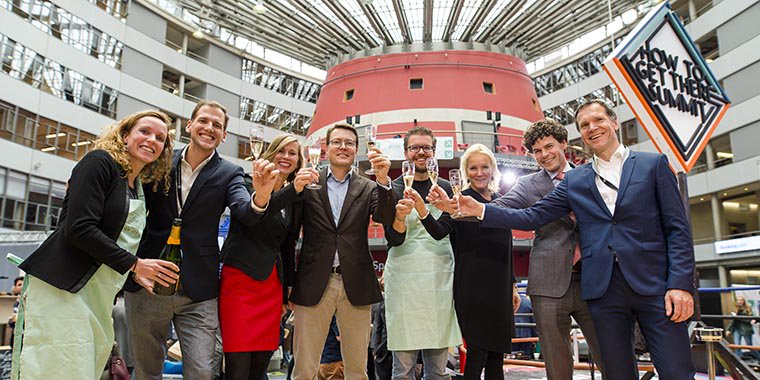 InnoQuarter's tweet image. Top bedrijfsleven dineert met startups tijdens Techilicious 2017 op 10-05. Uniek diner met het motto: Dine to Deal! ow.ly/hJDw306mW7E