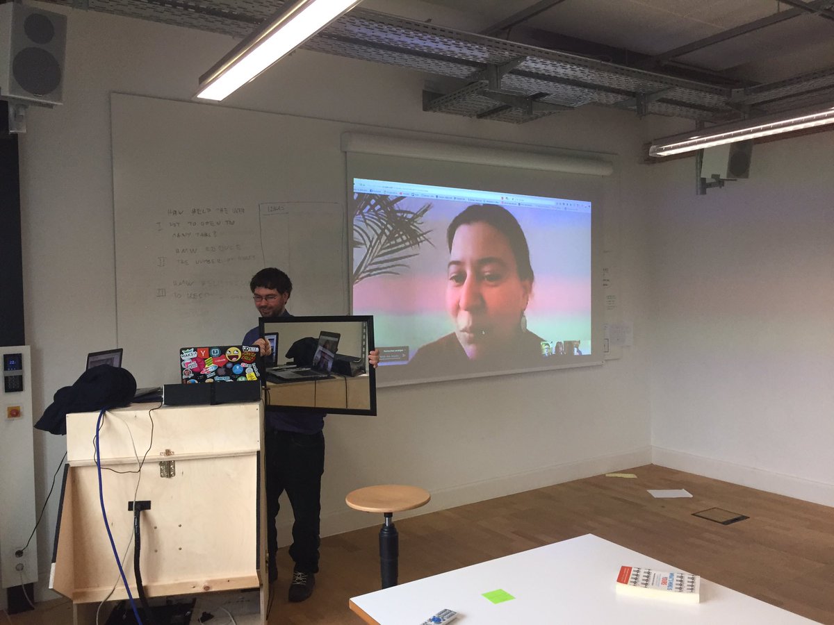 sammyschuckert's tweet image. Great Talk from @TDoennebrink at the @hfggmuend Hackathon 'Use things better together'. Now speaking the Leila Founder. #OSCEdays #hfghack