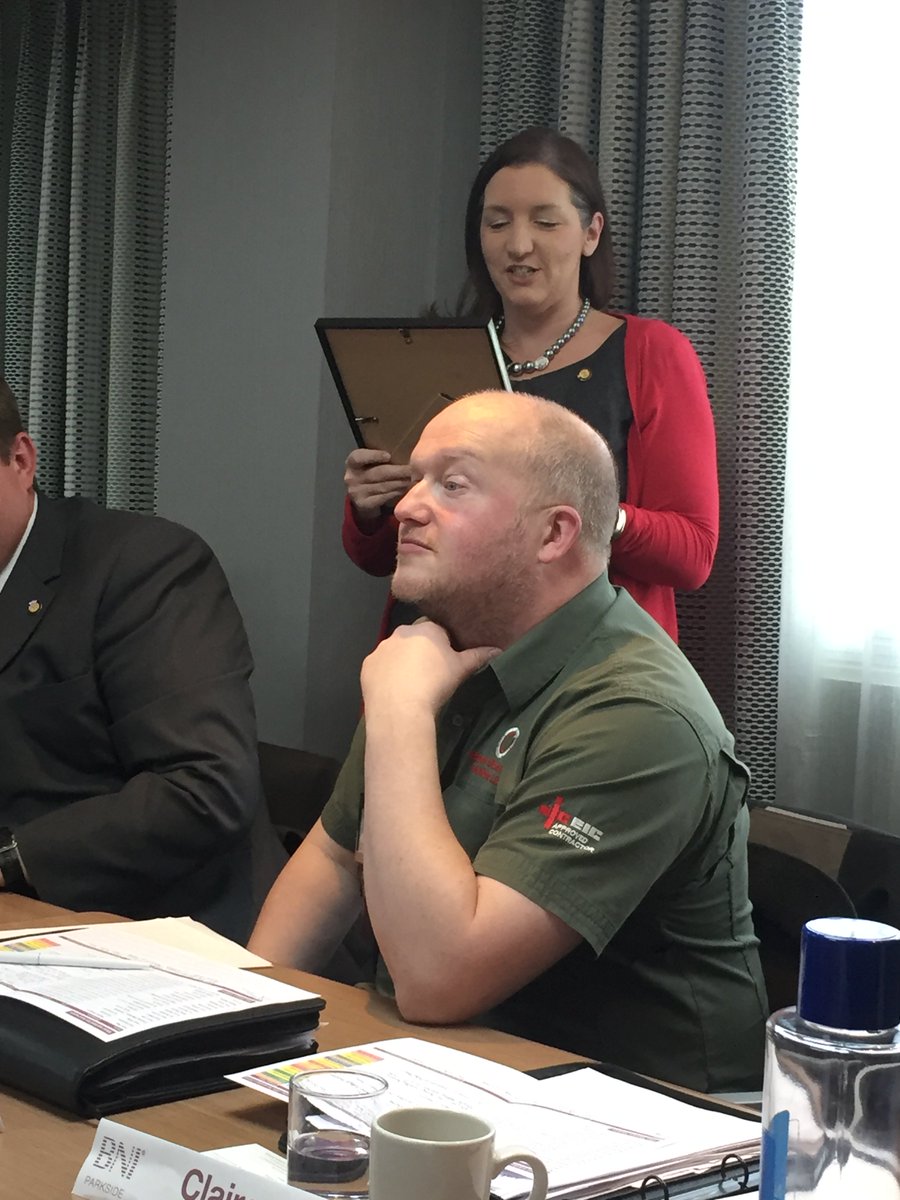 Sam of @optimumpreneurs giving a #testimonial to Carl of <a href="/statorelectrics/">Stator Electrical</a> at last weeks meeting for quick and efficient service! #giversgain