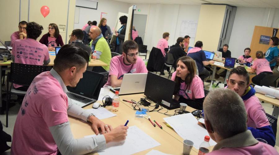 OuestFrance22's tweet image. Saint-Brieuc. Ils ont passé deux jours à créer leur start-up dlvr.it/MjSBtJ