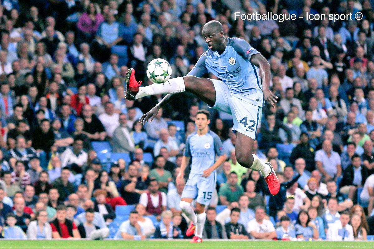 Footballogue tweet picture