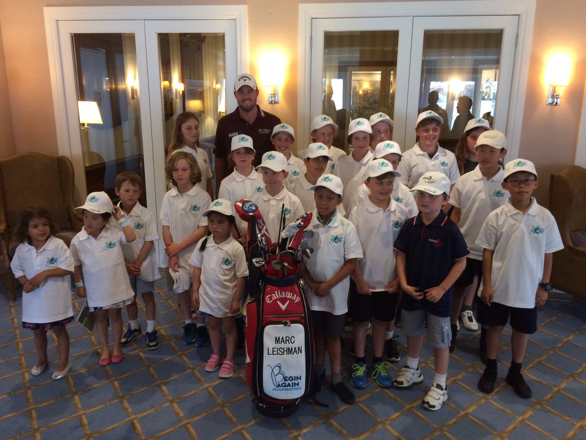 <a href="/marcleish/">Marc Leishman</a> getting a photo with some young #MyGolfers after an awesome Q &amp; A #inspiring #GolfVic <a href="/KingstonHeathGC/">Kingston Heath Golf Club</a> @WorldCupGolf