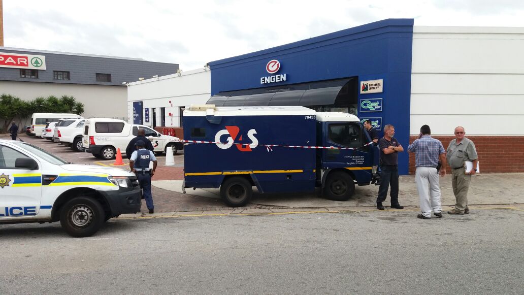 JUST IN: There has been a cash-in-transit vehicle robbery at Engen Garage in Rink Street, #PortElizabeth. #CrimePE