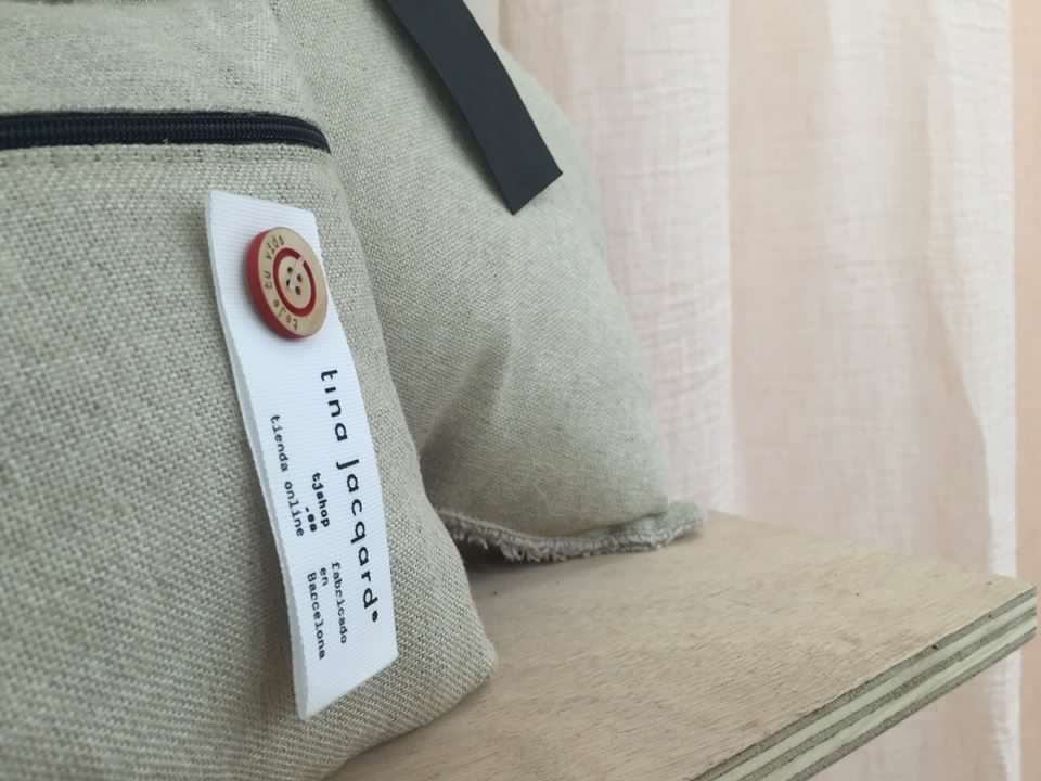 _DFACTORY's tweet image. Dies de pluja, dies de casa. Ja coneixes a @tinajacqard? Podràs trobar-la a la zona de marques de decoració! #home dfactory.cat/tina-jacqard