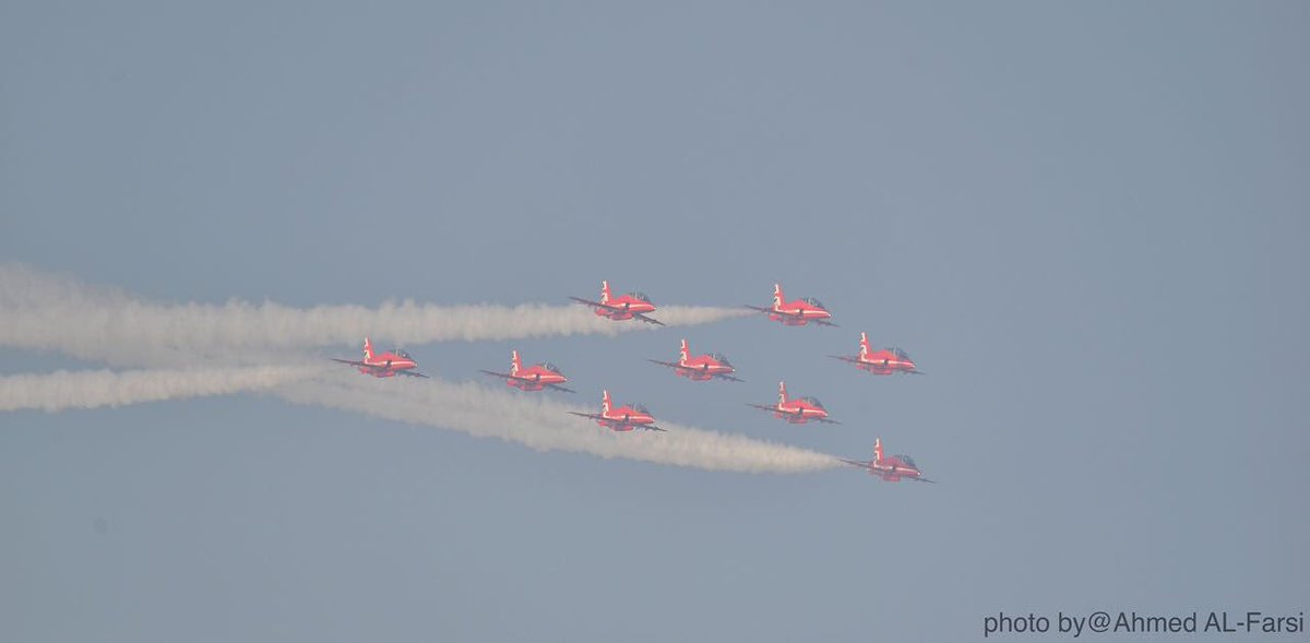 omanevents's tweet photo. Royal Air Force - Red Arrows #airshow2016 #RAF #redarrows #Qurum #Sunday #Intercon #Muscat #Oman #beach https://t.co/YIBOwx8NM9