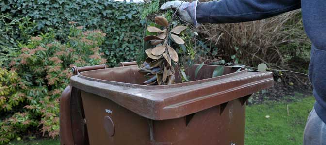 Leeds Recycles β»οΈ (@leedsrecycles) on Twitter photo The garden waste service will end on Saturday 03/12 - your fortnightly collection will commence again in March 2017 #BrownBin <a href="/Clean_Leeds/">Clean Leeds</a> The garden waste service will end on Saturday 03/12 - your fortnightly collection will commence again in March 2017 #BrownBin <a href="/Clean_Leeds/">Clean Leeds</a>