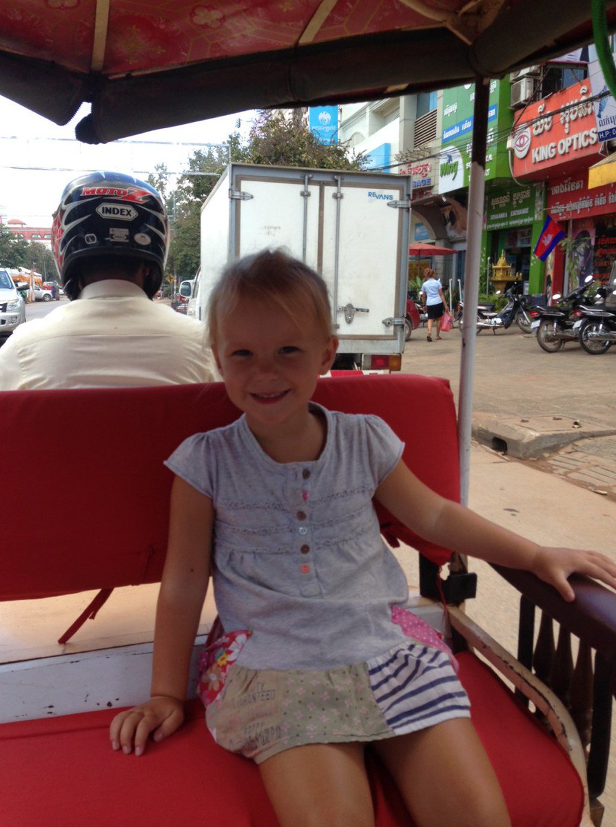 2_suitcases's tweet photo. Hello Cambodia! https://t.co/9b4sBgVxrE https://t.co/TLwuUXTNtd