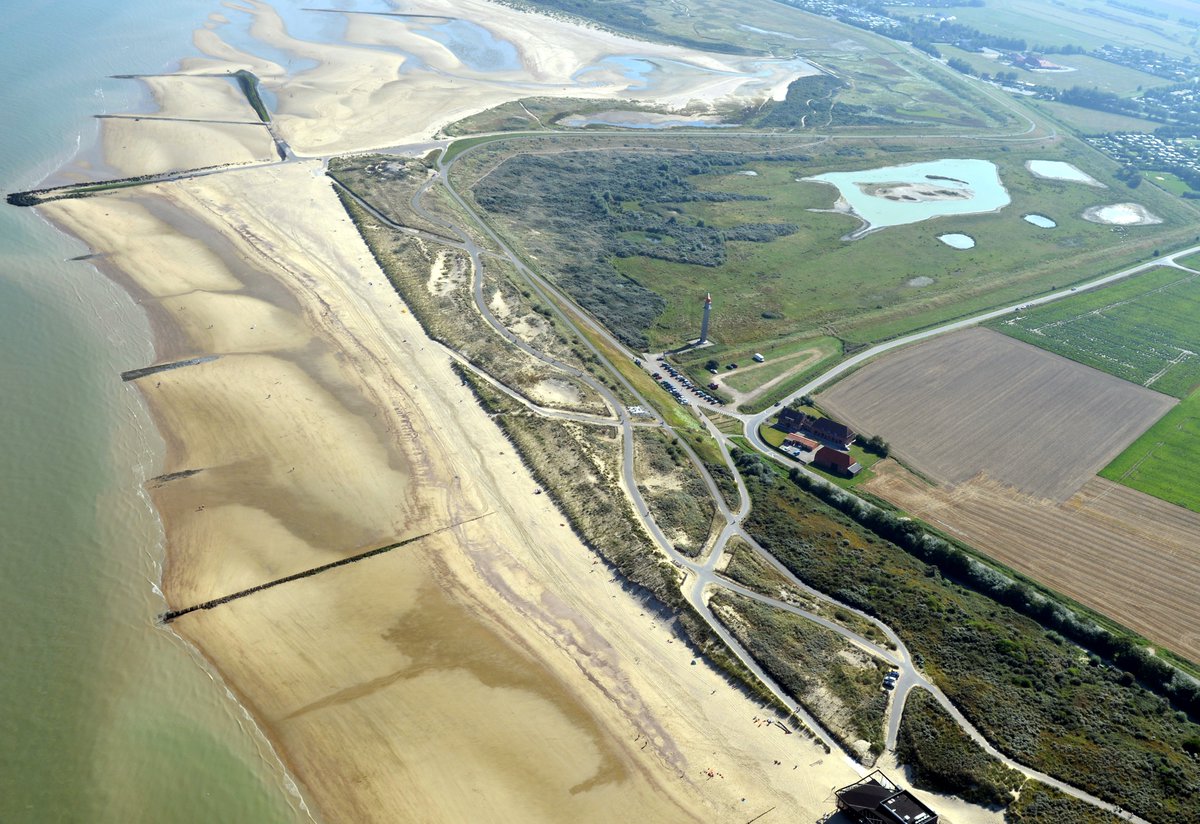 De West-Zeeuws-Vlaamse kust is #superstormproof! Hierbij de versterkte kust van Breskens tot aan de Herdijkte Zwarte Polder van bovenaf.