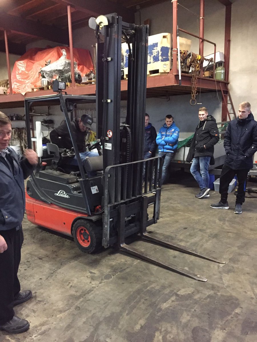 Vrijdag zijn 8 leerlingen van @rocfriesepoort <a href="/BerechjaTenL/">Transport&Logistiek</a> geslaagd voor hun heftruck certificaat. Gefeliciteerd! Succes op stage.