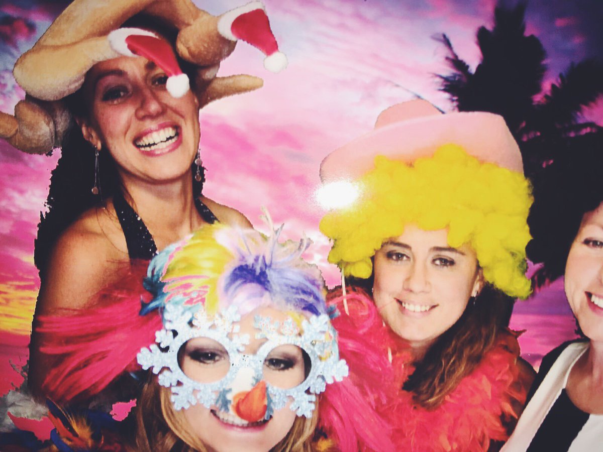 kitsonboyce_'s tweet photo. Thanks to @SampsonHall, @Consumedigi, @lisazebra & @AstleyMedia for a brilliant evening at the #Venus @WomenAwards last Friday! https://t.co/ChI0mF9c4T