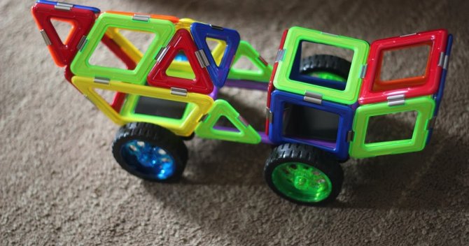 Check out our 2016 Hot Holiday Gift Guide: Day One - <a href="/GeoSmartUSA/">GeoSmart USA</a> Lunar Rover Enter the #giveaway, too!  shrs.it/1fqo2