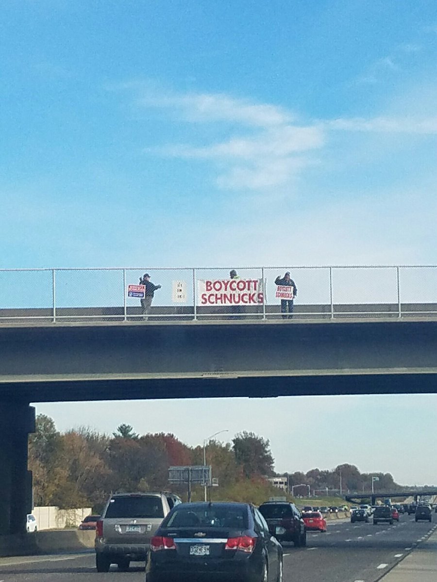 teamsters688's tweet photo. There will be a lot of shopping done this week. Tell your friends and family to #BoycottSchnucks! https://t.co/YdV7fYmH11