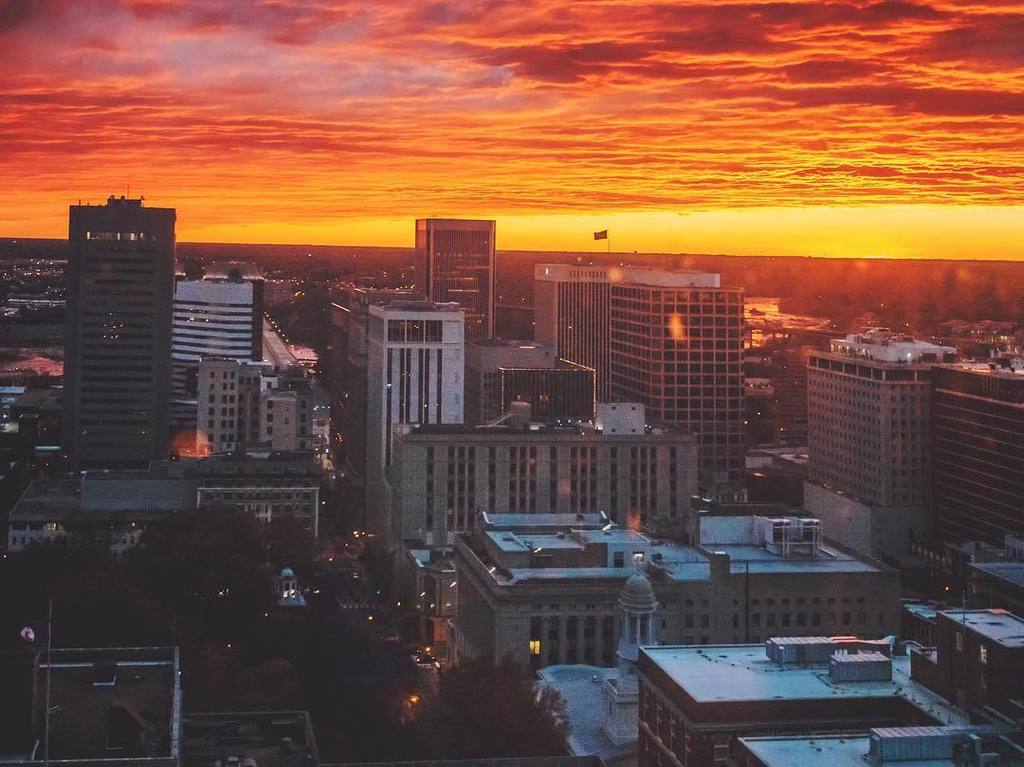 DoubleTakeTweet's tweet image. Pie in the sky #fireflourfork16 ift.tt/2fKCmXF