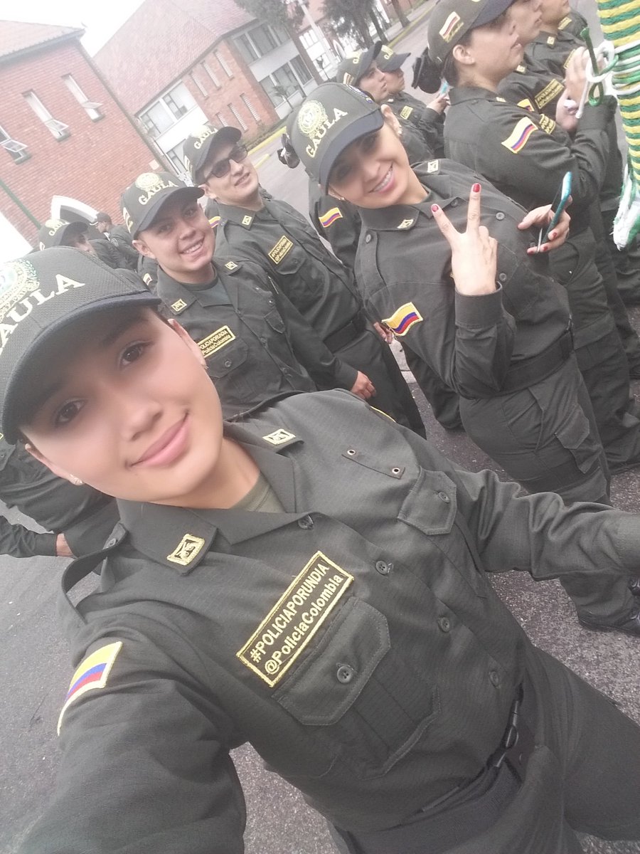 JaramilloJessic's tweet photo. Sección 2 
La mejor😍🙆👮🙅💚 https://t.co/7oez8i6QIG