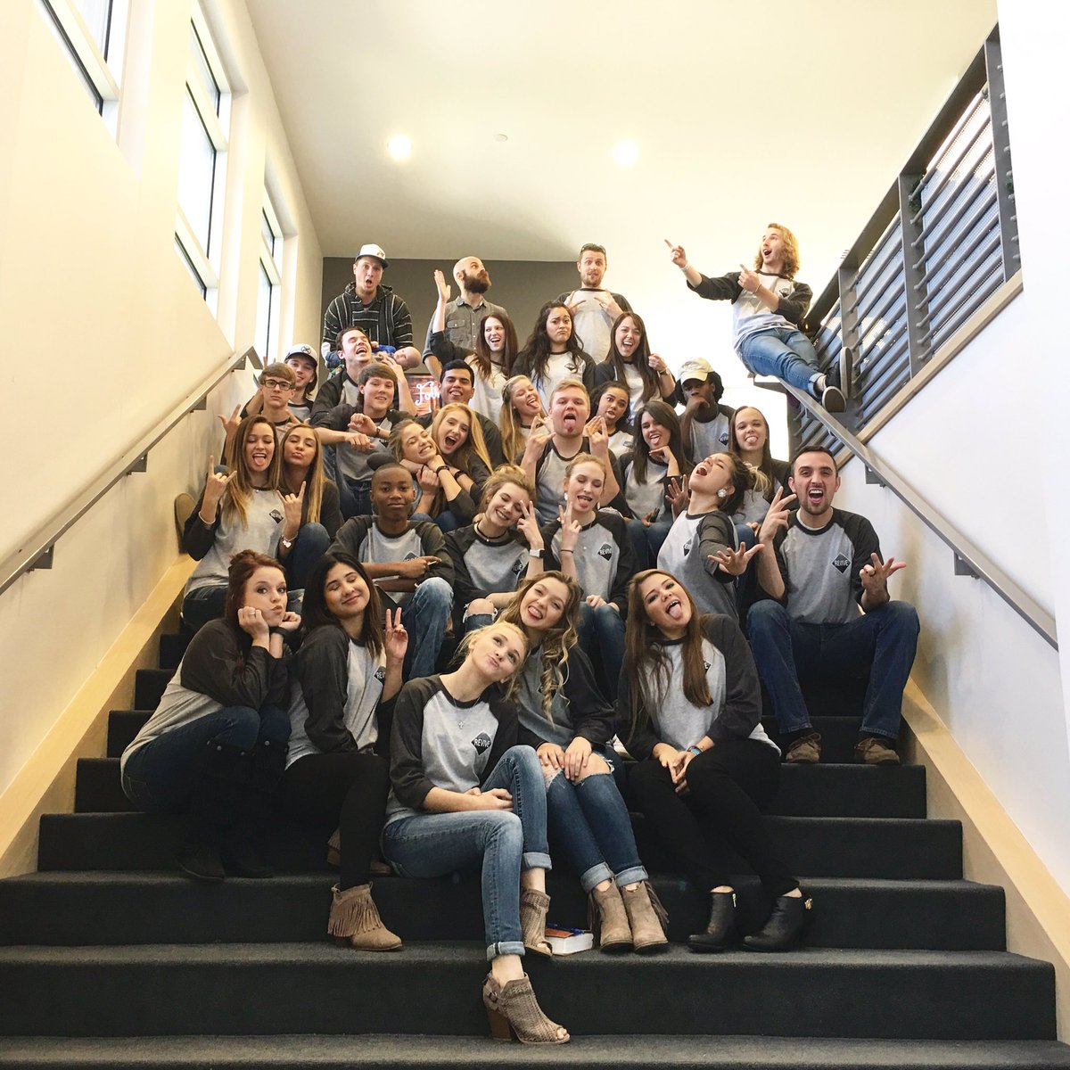 kassidy_harris's tweet photo. I love these juniors & seniors! Thankful for them! 😆 #REVIVE2016 https://t.co/tb9XSmrsaD