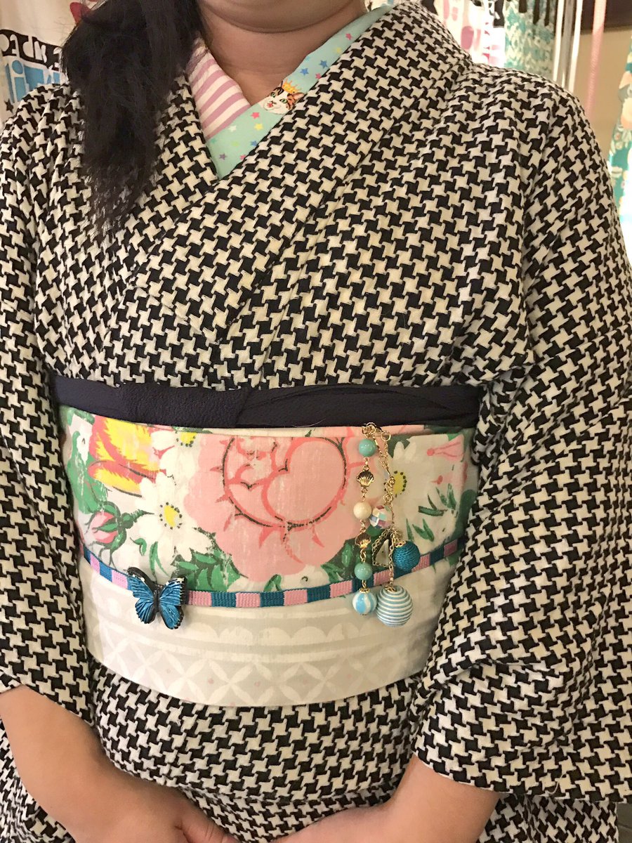 wabisabi_sorako's tweet photo. #はいかる糖花 3周年記念で根付を当選さ���たラッキーガールが遊びにいらしてくださりました♪黒ベースに可愛いアイテムをちりばめた甘辛ミックスが素敵です❤️ありがとうございました！！
#はいかる糖花 #ちんぷい装ゐ堂 https://t.co/fp8LOtkKhx