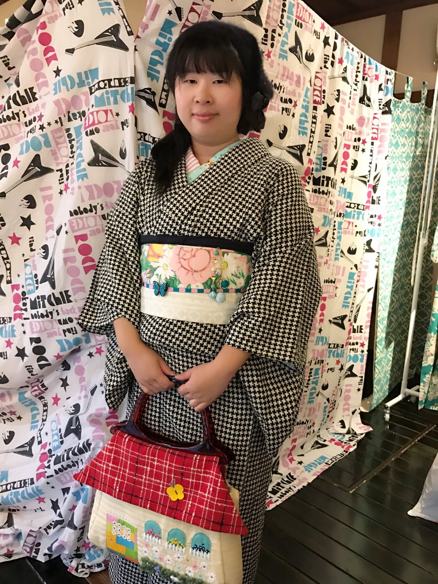 wabisabi_sorako's tweet photo. #はいかる糖花 3周年記念で根付を当選さ���たラッキーガールが遊びにいらしてくださりました♪黒ベースに可愛いアイテムをちりばめた甘辛ミックスが素敵です❤️ありがとうございました！！
#はいかる糖花 #ちんぷい装ゐ堂 https://t.co/fp8LOtkKhx