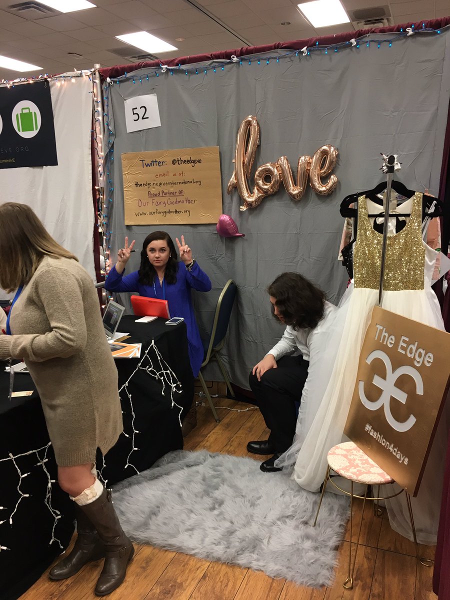 theedgeve's tweet photo. #midwesttradeshow #fashionfordays https://t.co/epINB66cUP