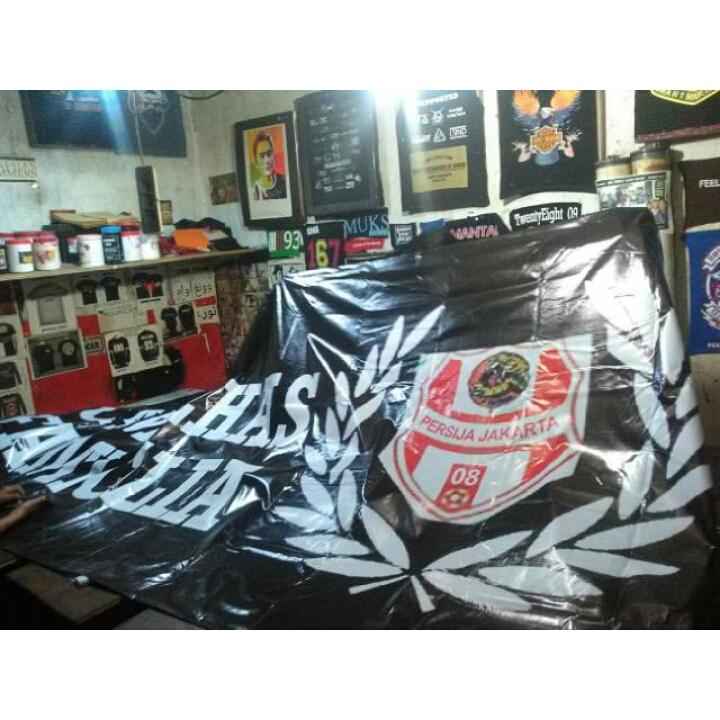 banner persija CAMPZHAS famiglia suda jadi yak! mohon segera diambil . MORE INFO 081284628944 (LINE) 5EB226C2 (BBM)