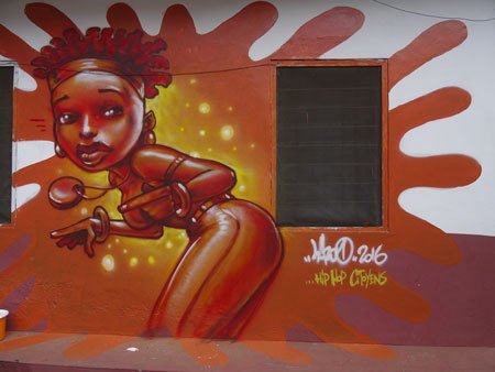 Qq photos de notre Graffiti Workshop qui s'est tenu la semaine dernière avec Lazoo. <a href="/AFKUMASI/">AFKUMASI</a> #graffiti #graffitiworkshop #graffitiwalls