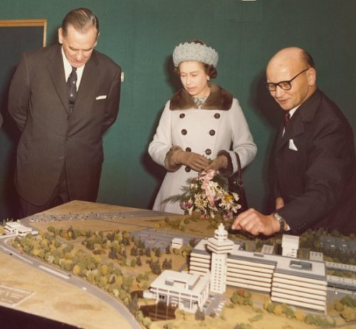 commsarchives's tweet image. #OTD 21 Nov 1975 the Queen opened  BT&apos;s @adastralpark research labs at Martlesham, Ipswich bt.kuluvalley.com/view/tS98uwzyA… … #histSTM #innovation